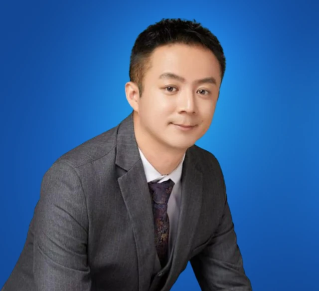 ABDULLAH HE — Founder & Managing Director