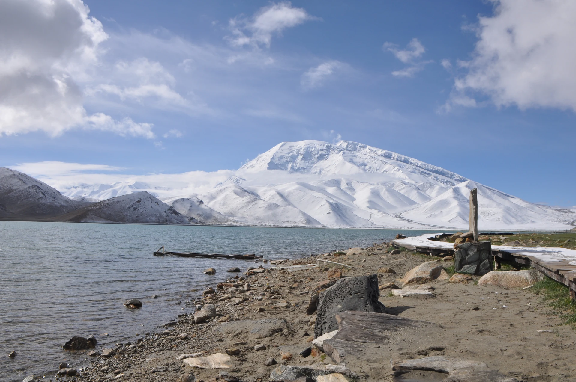 Karakul Lake and Muztagh Ata, Xinjiang, China.