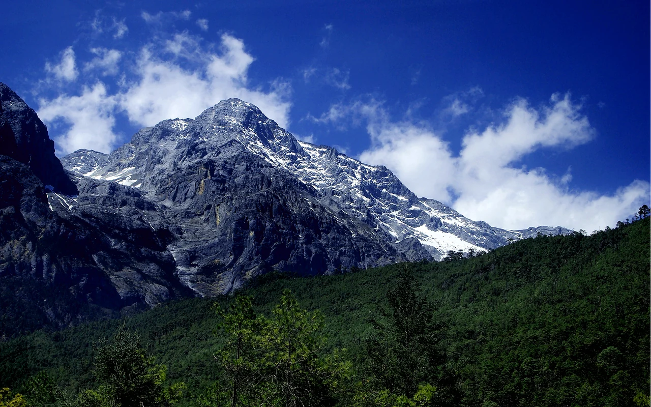 Jade Dragon Snow Mountain viewed from the Blue Moon Valley area